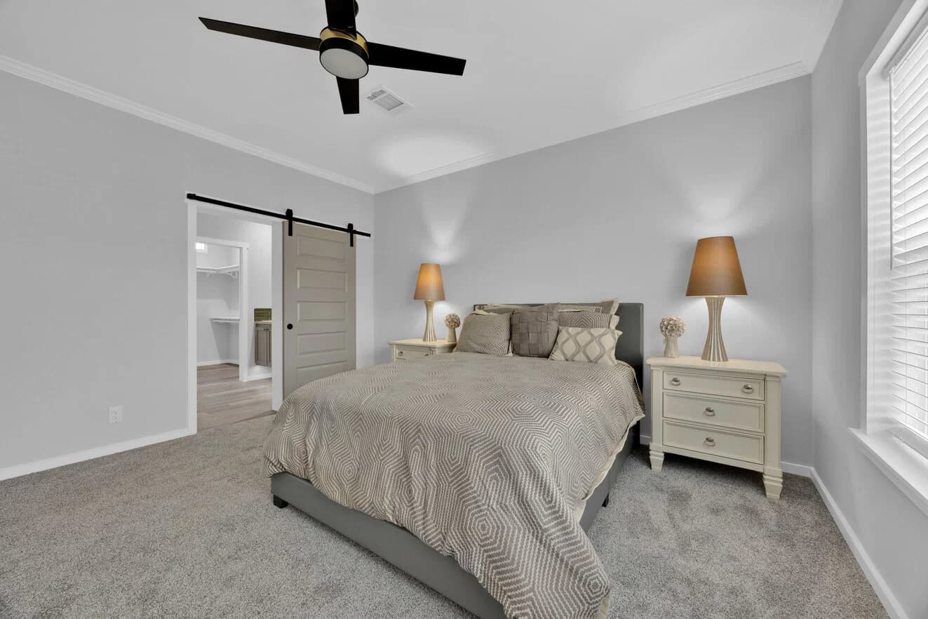 Quinn 30523a bedroom home features