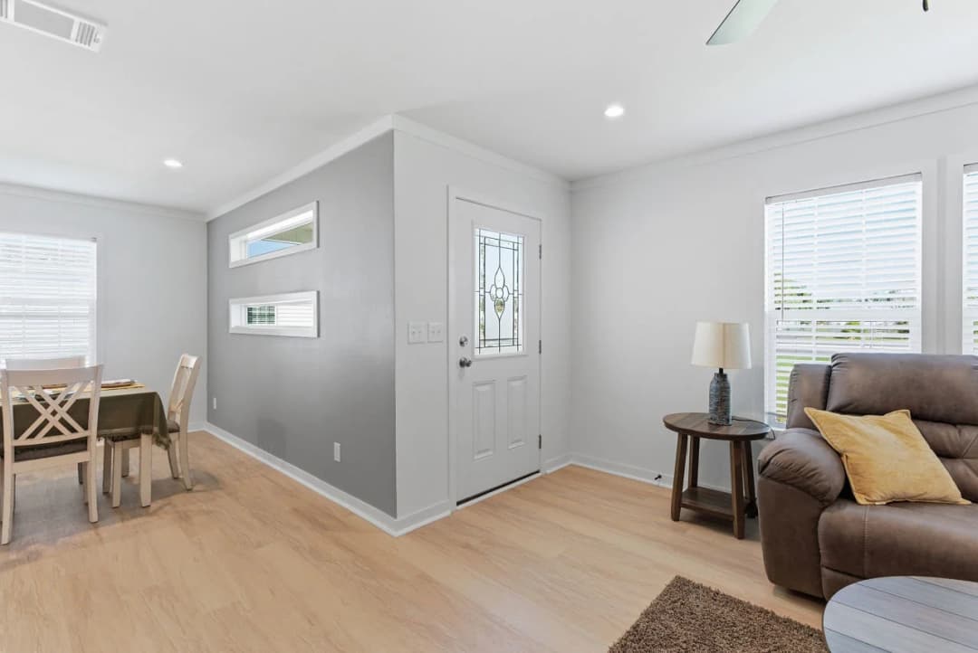 Key largo 3252h32g01 interior home features