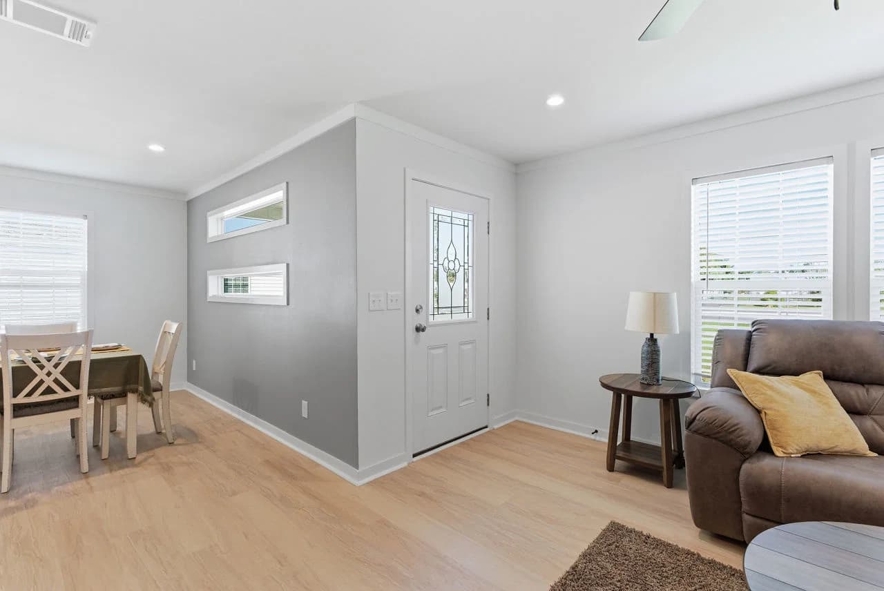 Key largo 3252h32g01 interior home features