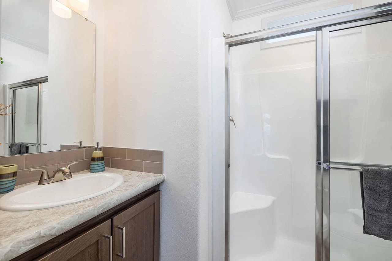 Palm bay 2622b bathroom home features