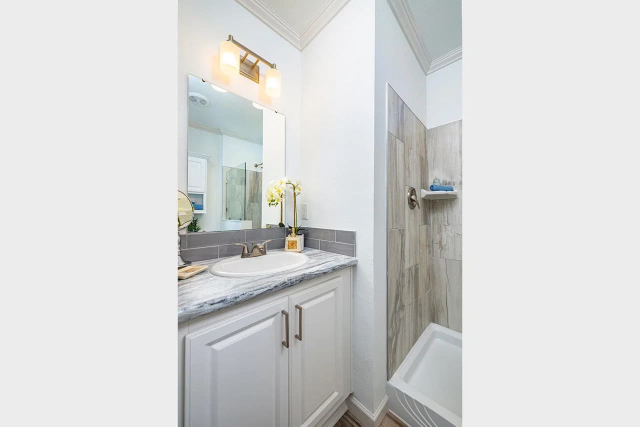 Palm bay 2641b bathroom home features