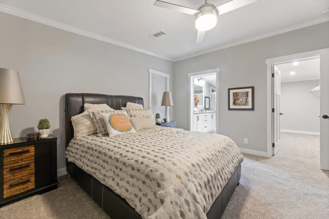 Pelican bay ii 30764b bedroom home features