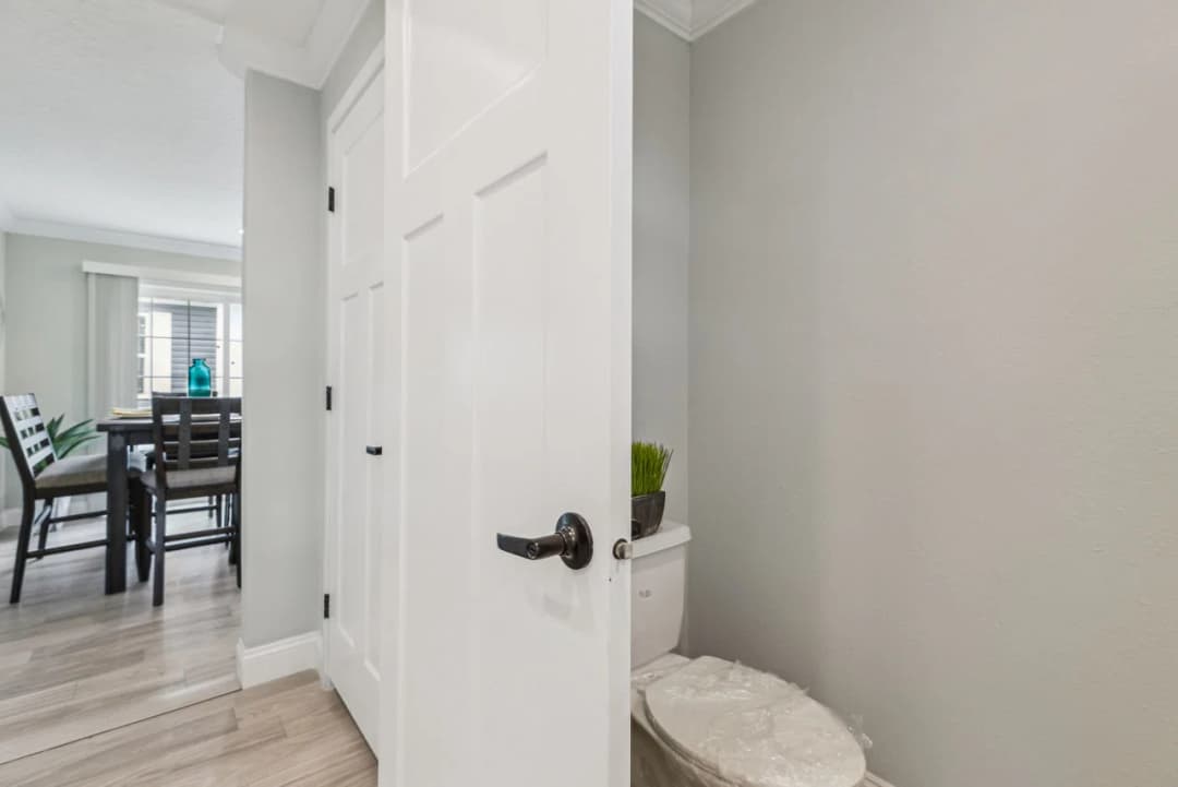 Waycross express 2852477 bathroom home features