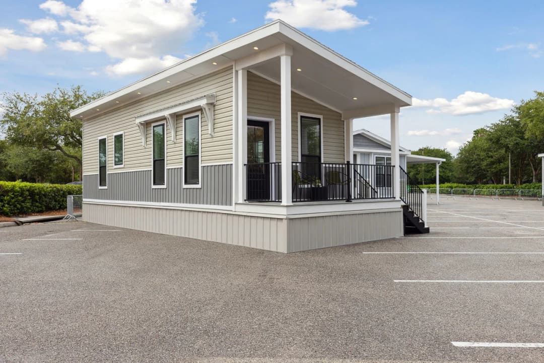 Calloway 239 exterior home features