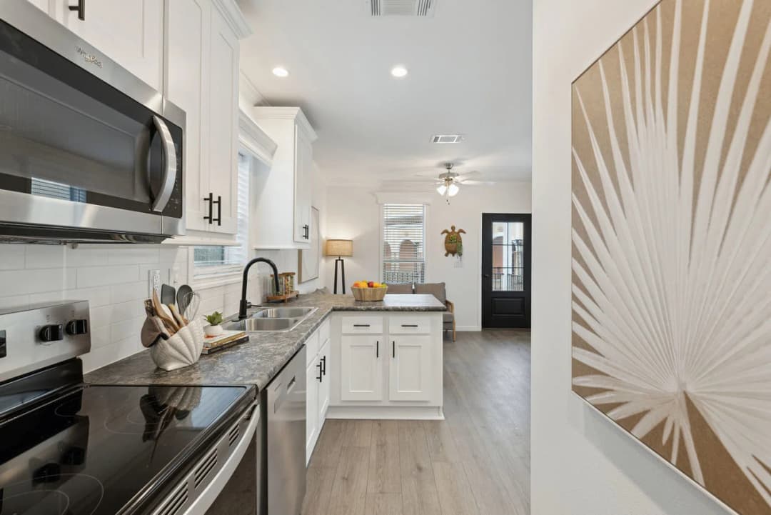 Calloway 239 kitchen home features