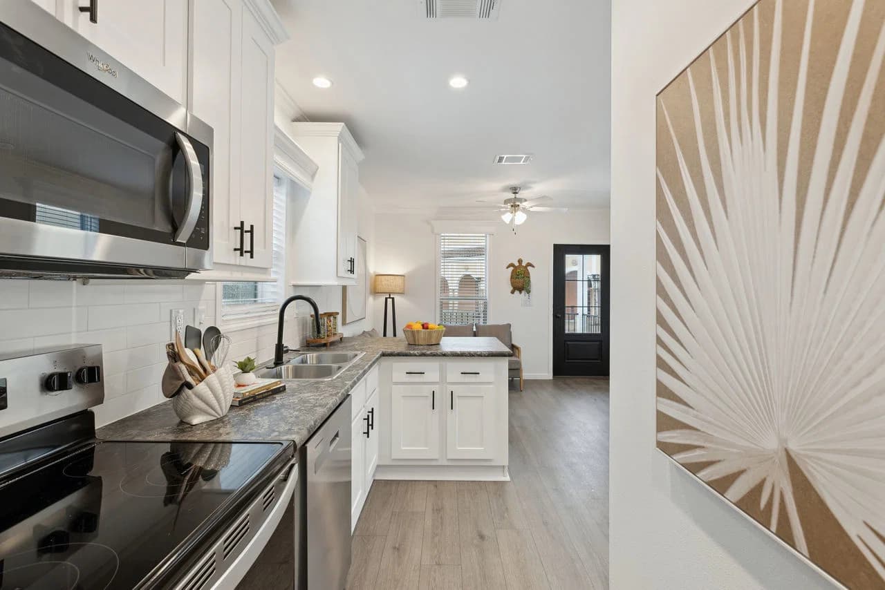 Calloway 239 kitchen home features