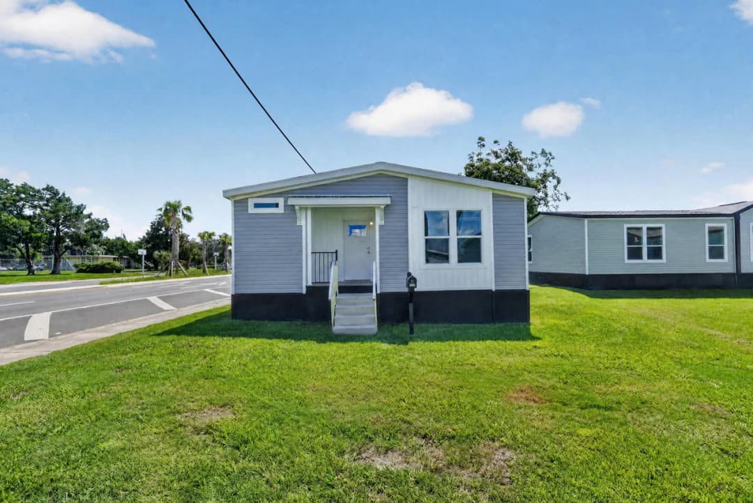 Key largo 2856h32a8g elevation and exterior home features