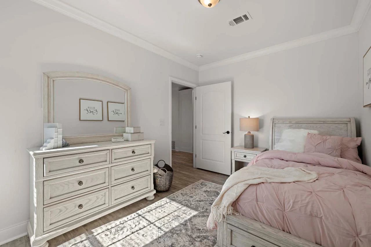 Silver springs 5046 bedroom home features
