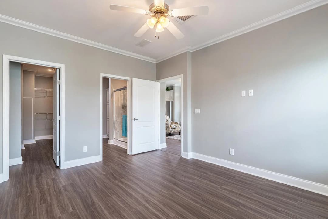 Silver springs 5077 interior home features