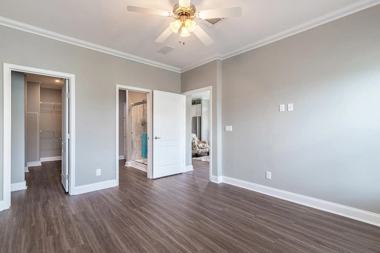 Silver springs 5077 interior home features