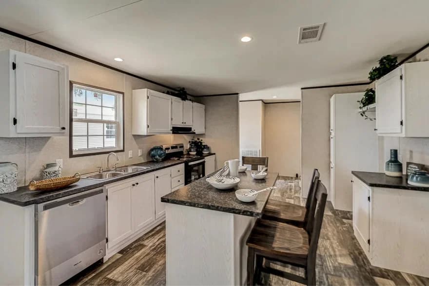 Raiford kitchen home features