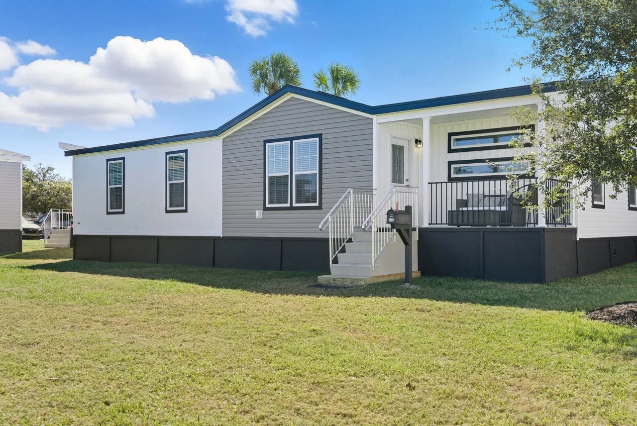 Key largo 3252h32g01 hero, elevation, and exterior home features