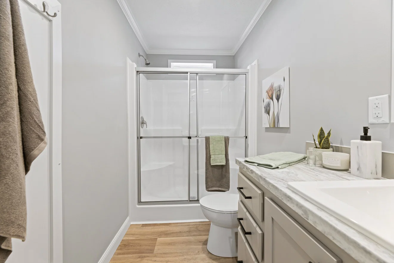 Cumberland duplex bathroom home features