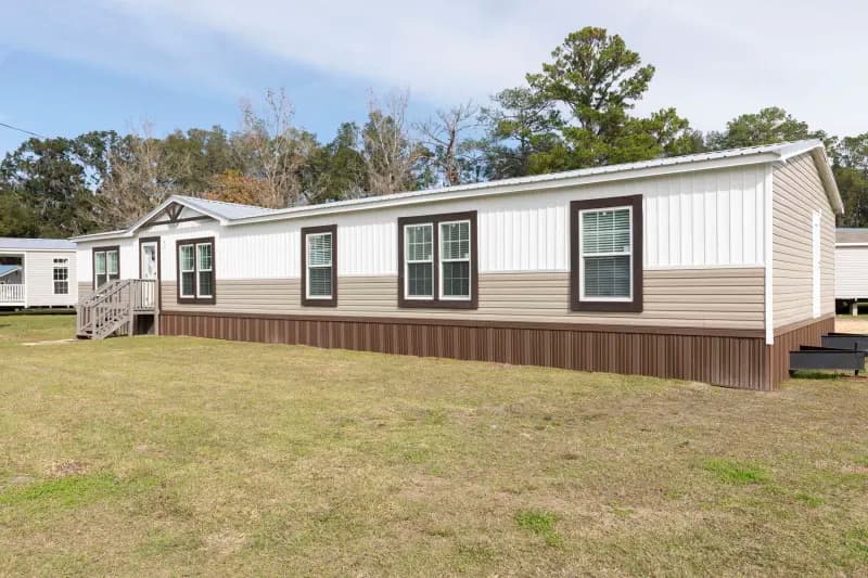 Liberty 2876489 hero, elevation, and exterior home features