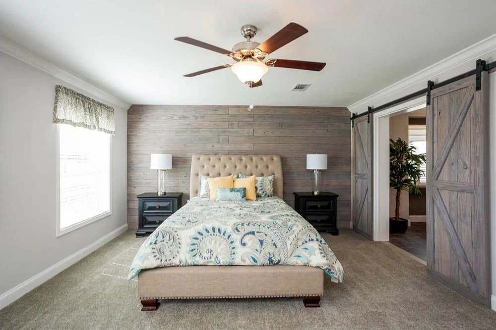 Galion bedroom home features