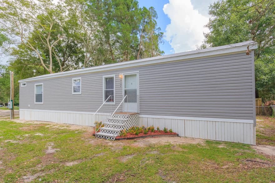 Bayport elevation and exterior home features