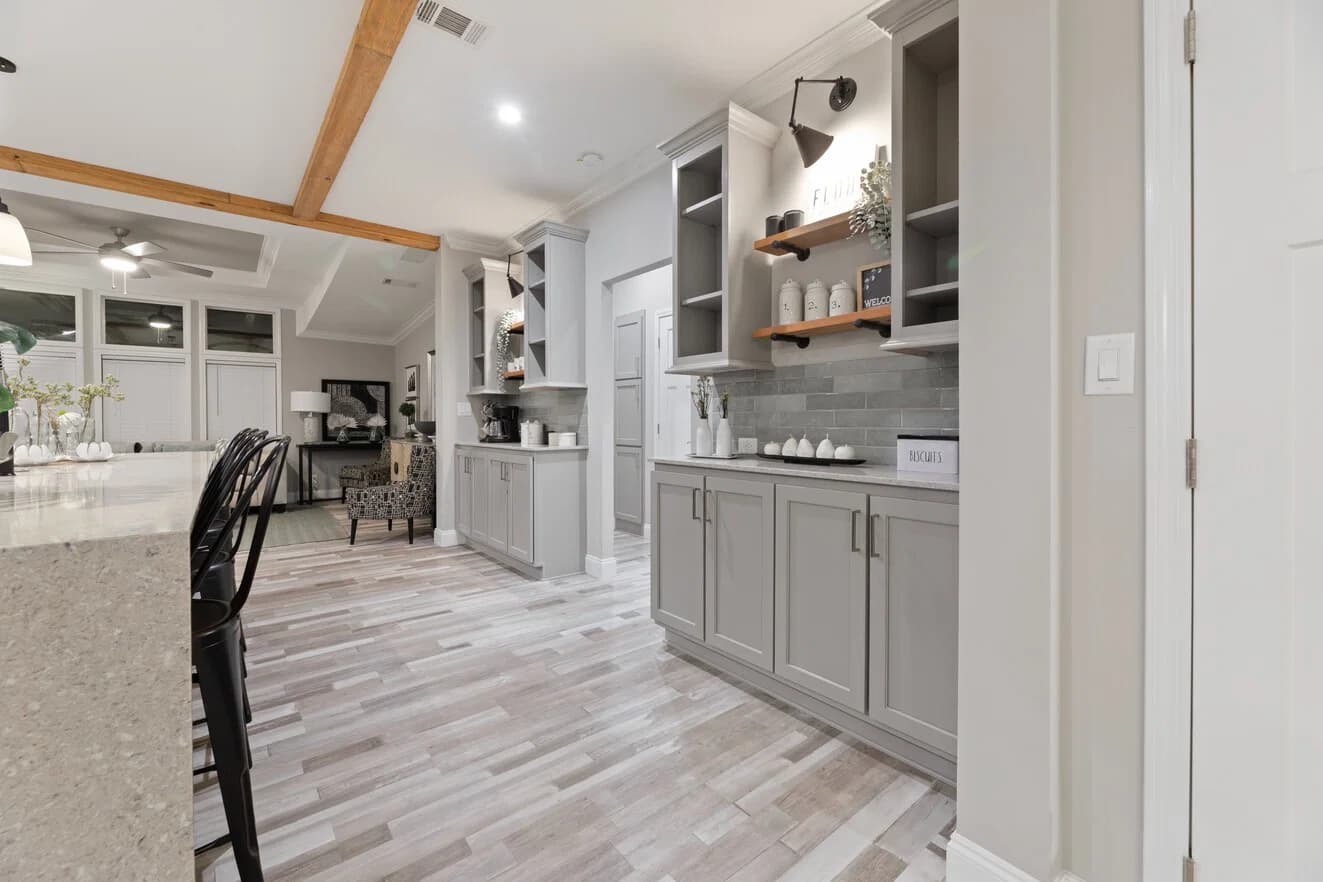 Isla ii 42484a interior home features