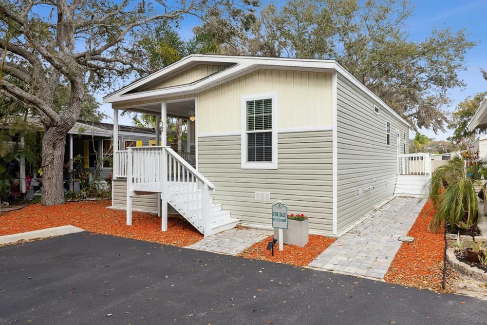 Amica exterior home features