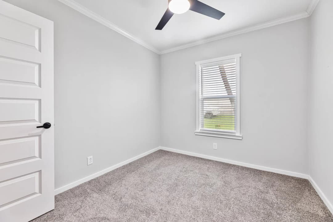 Paxton 28523a bedroom home features