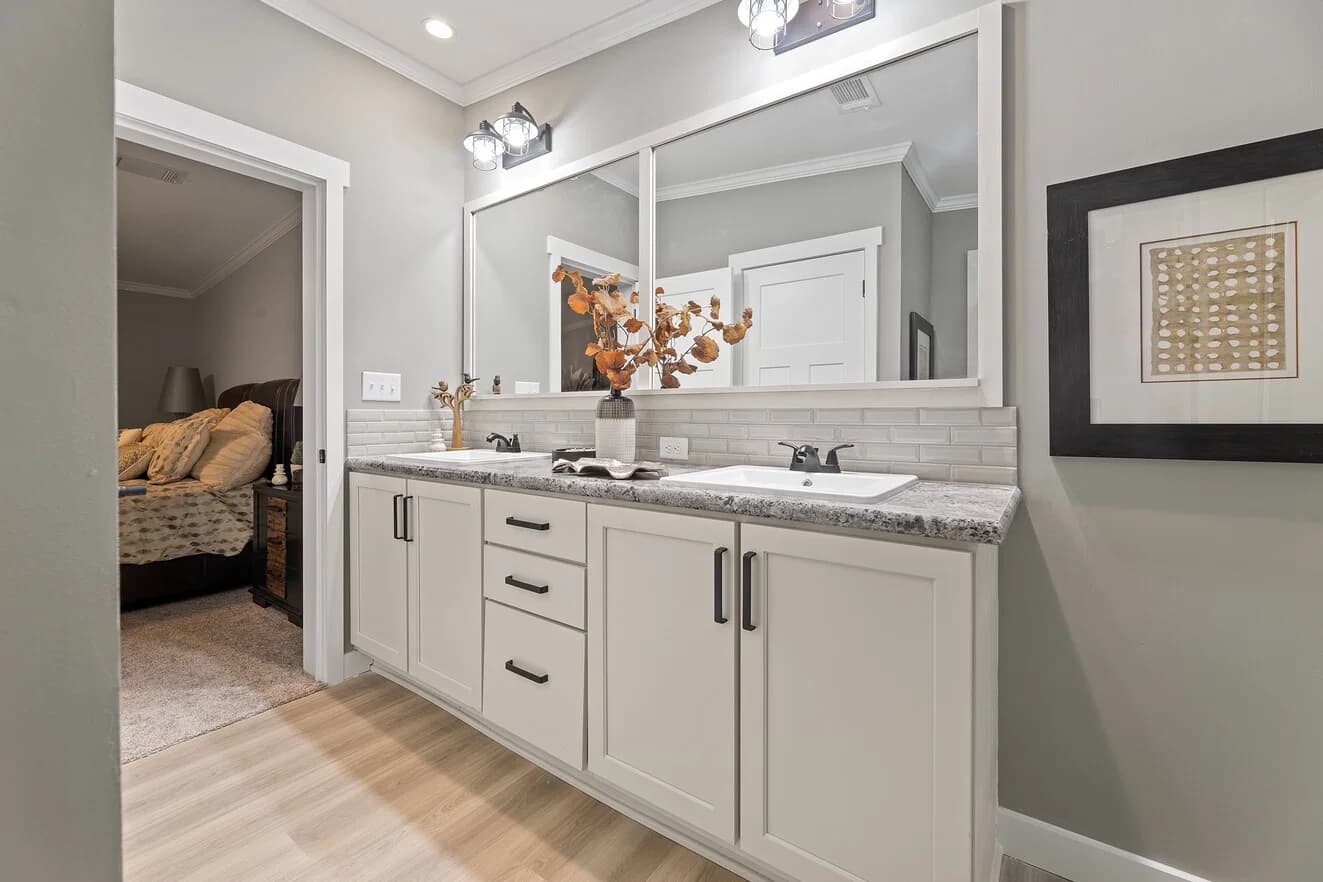 Pelican bay ii 30764b bathroom home features