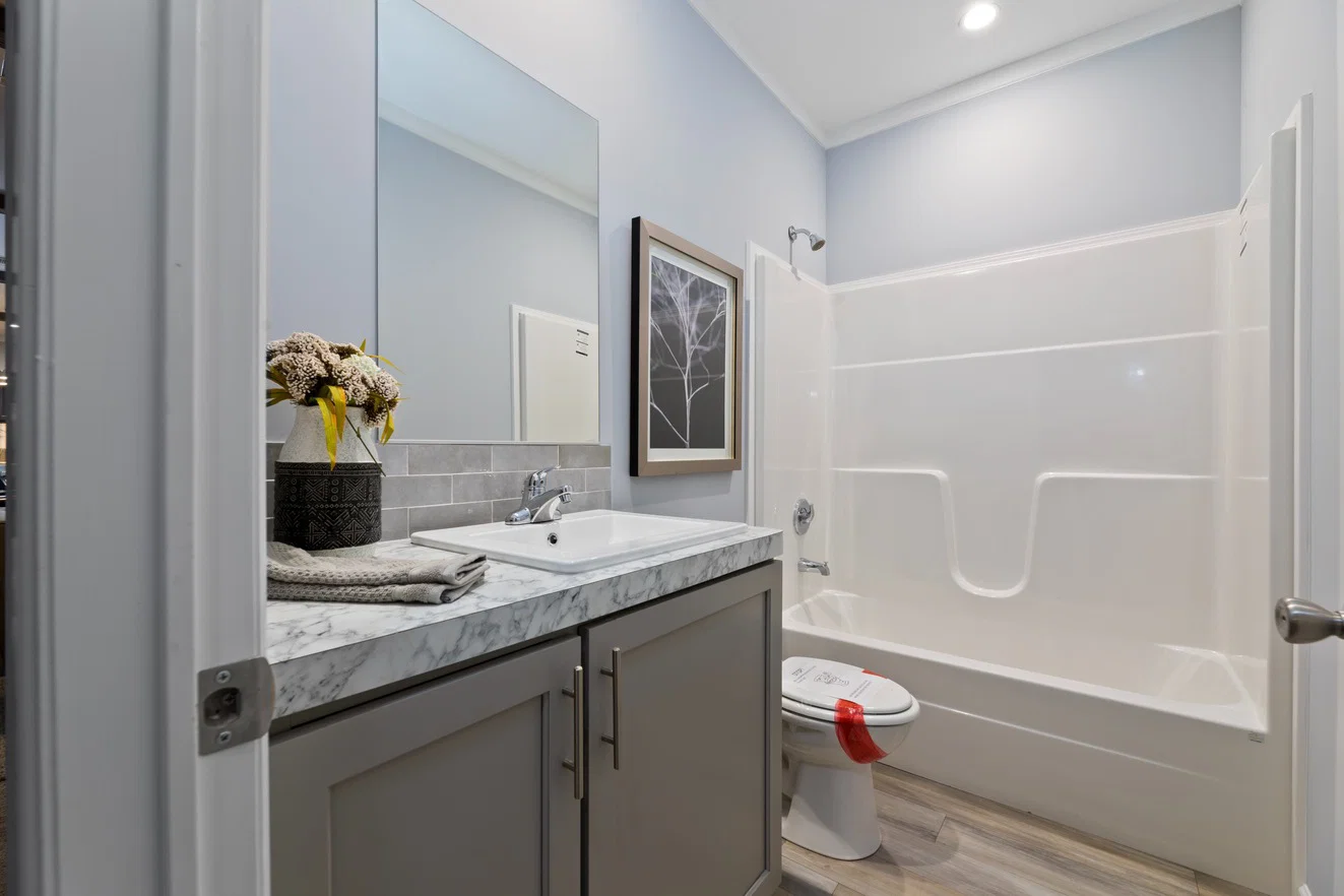 Finley 28684a bathroom home features