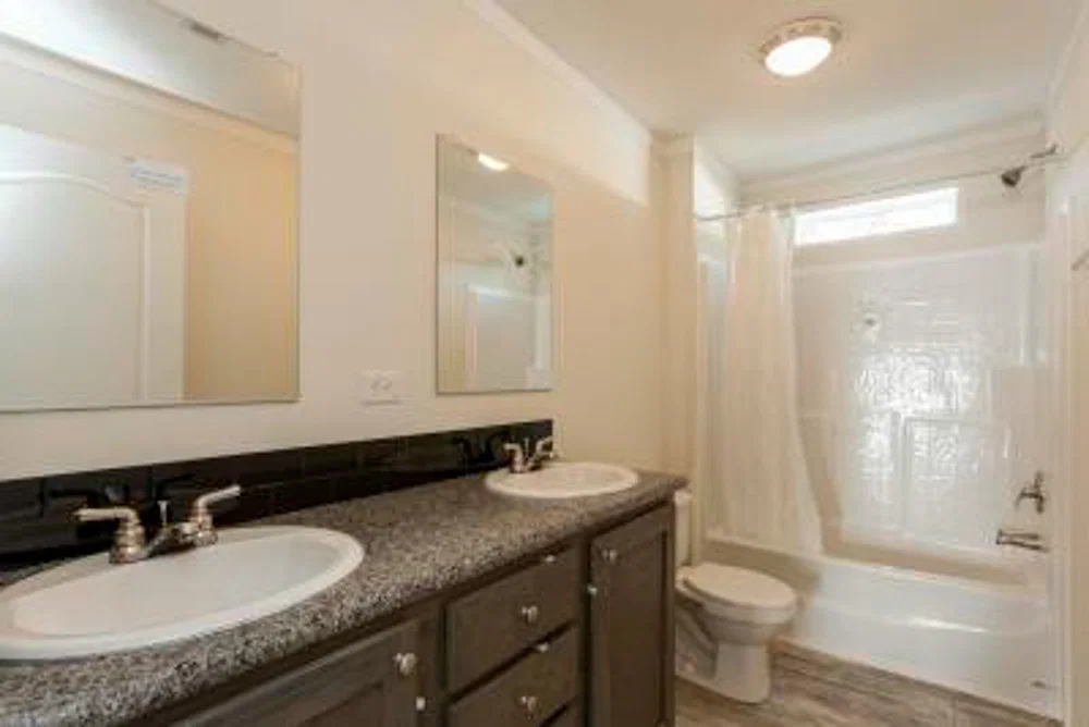 Moyne bathroom home features
