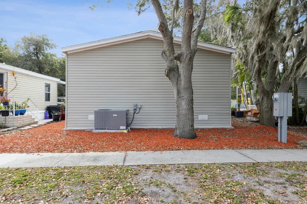Amica exterior home features