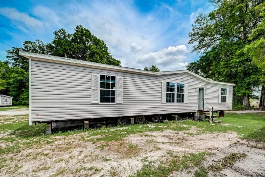 Burnett hero, exterior, and elevation home features