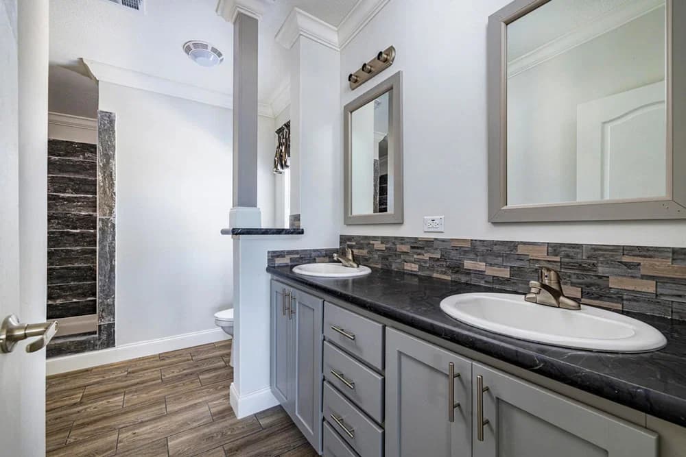 Douglas bathroom home features