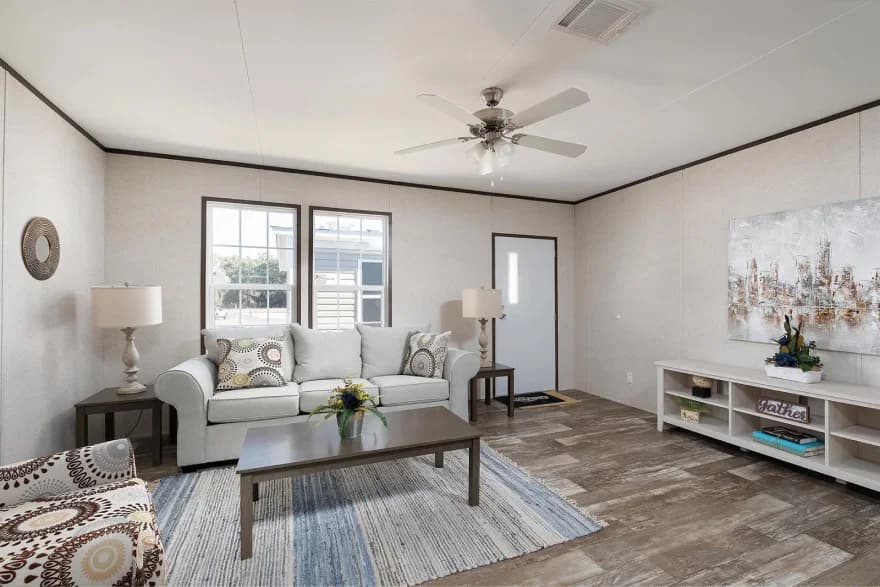 Plumosa interior home features