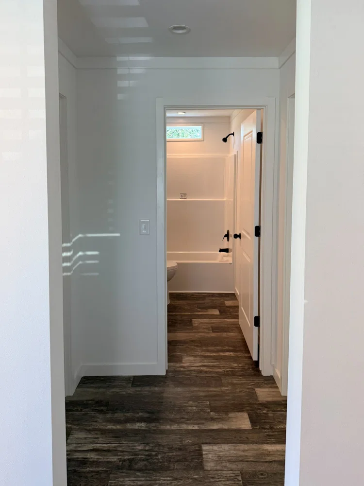 Eagar interior home features