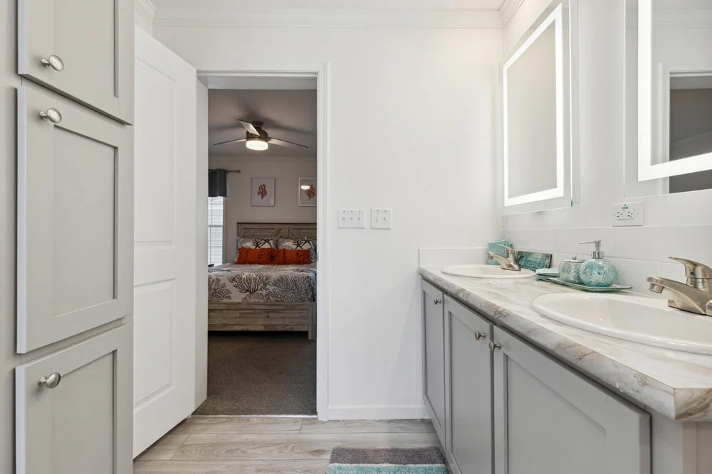 Amica bathroom home features