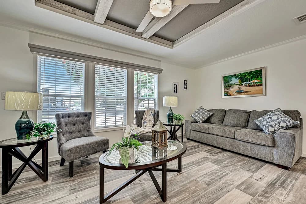 Morvin interior home features