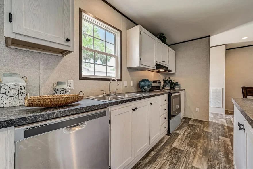 Raiford kitchen home features