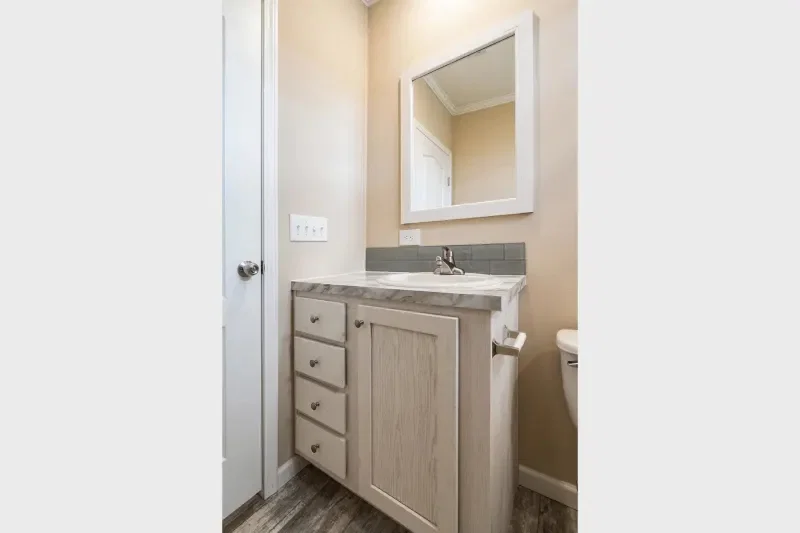 Ronton bathroom home features