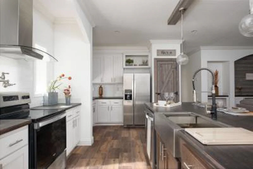 Cordele kitchen home features