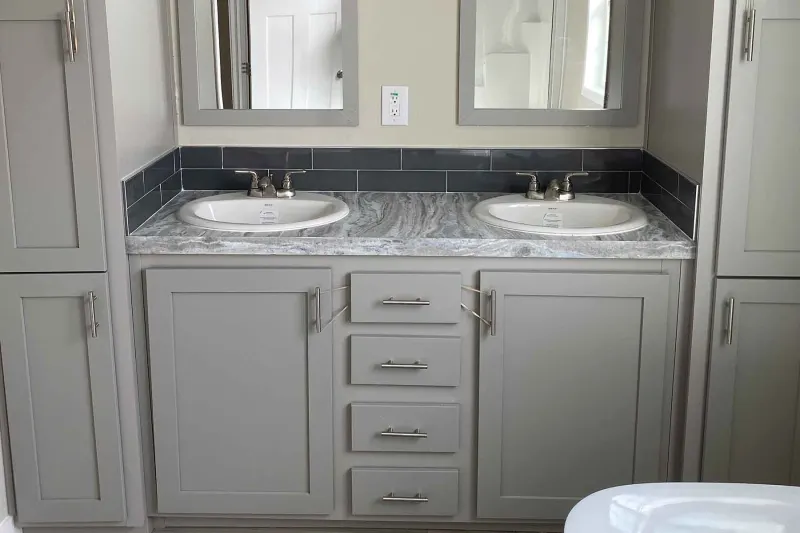 Legend 1676496 bathroom home features