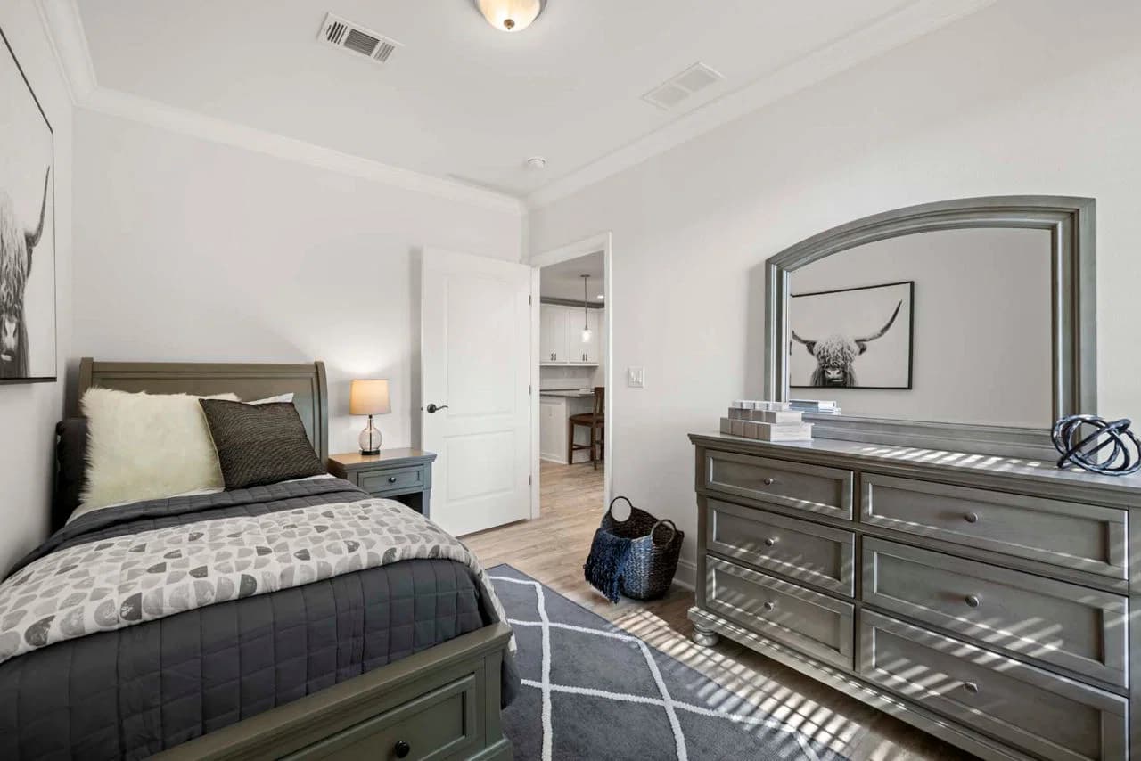Silver springs 5046 bedroom home features