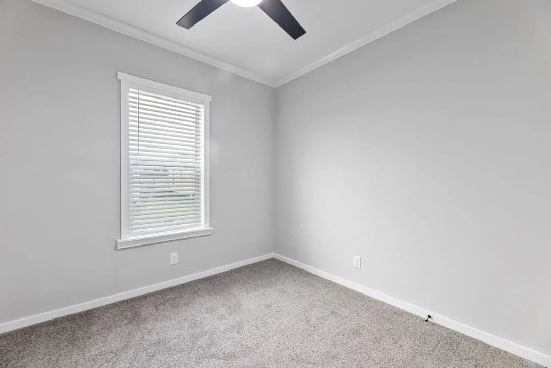 Paxton 28523a bedroom home features