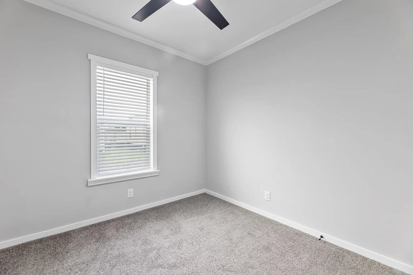 Paxton 28523a bedroom home features