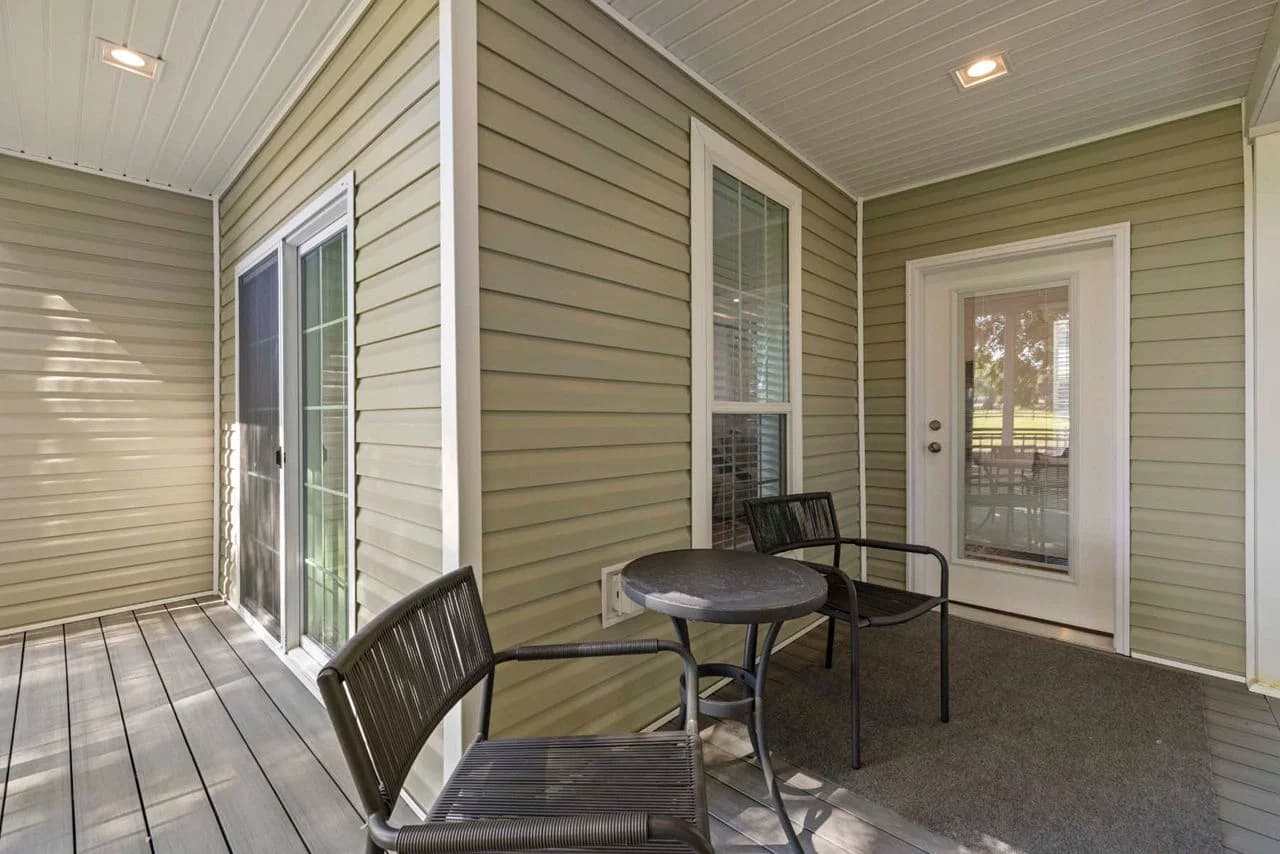 Silver springs 5046 exterior home features