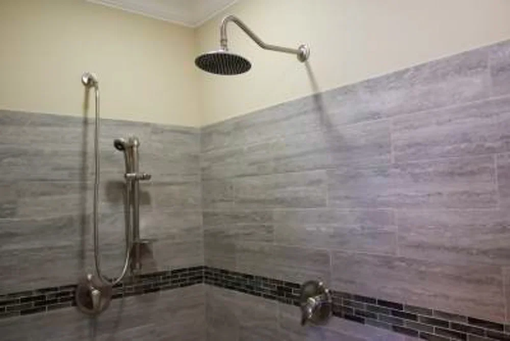 Ridgely bathroom home features