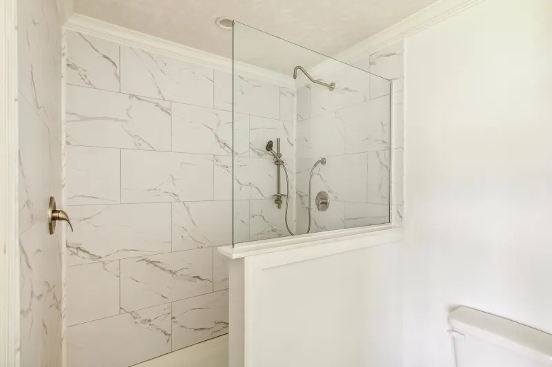 Freedom 2860520 bathroom home features