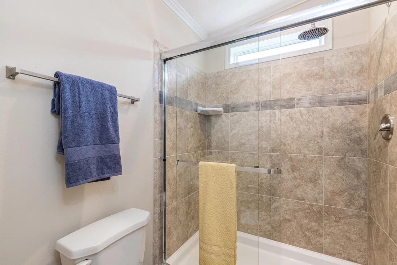 Silver springs 5006 bathroom home features