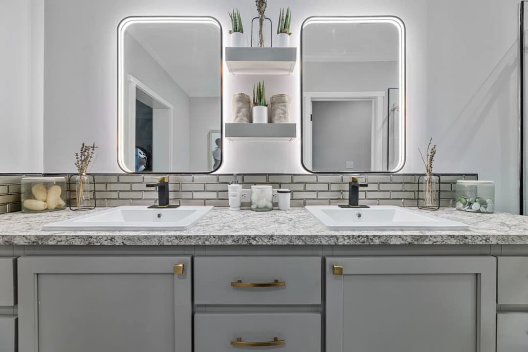 Davan 28683a bathroom home features