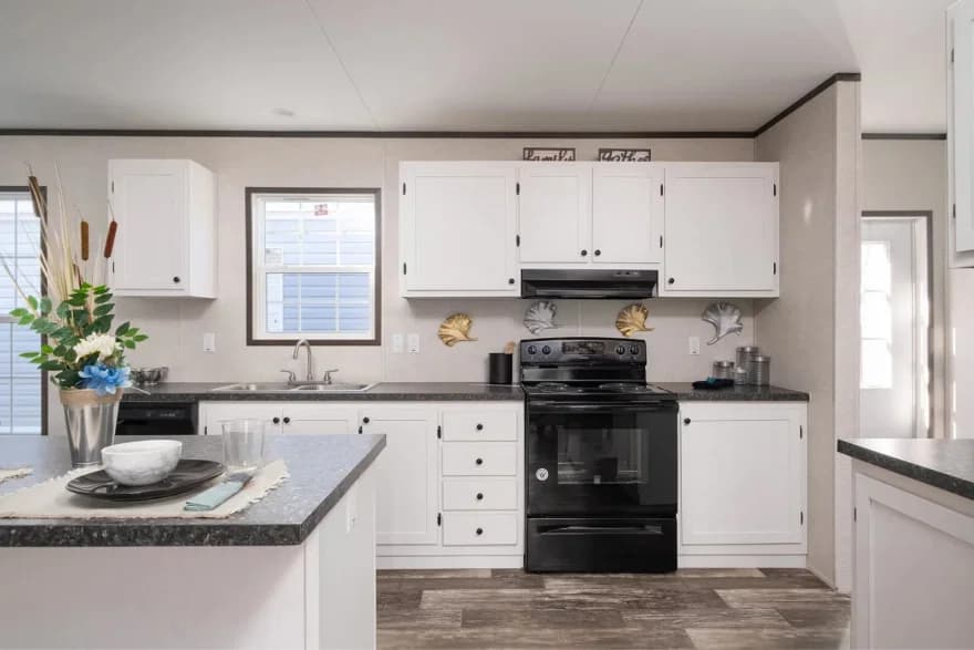 Plumosa kitchen home features