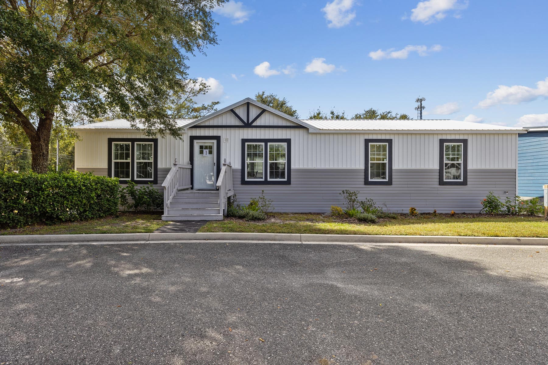 Liberty exterior home features