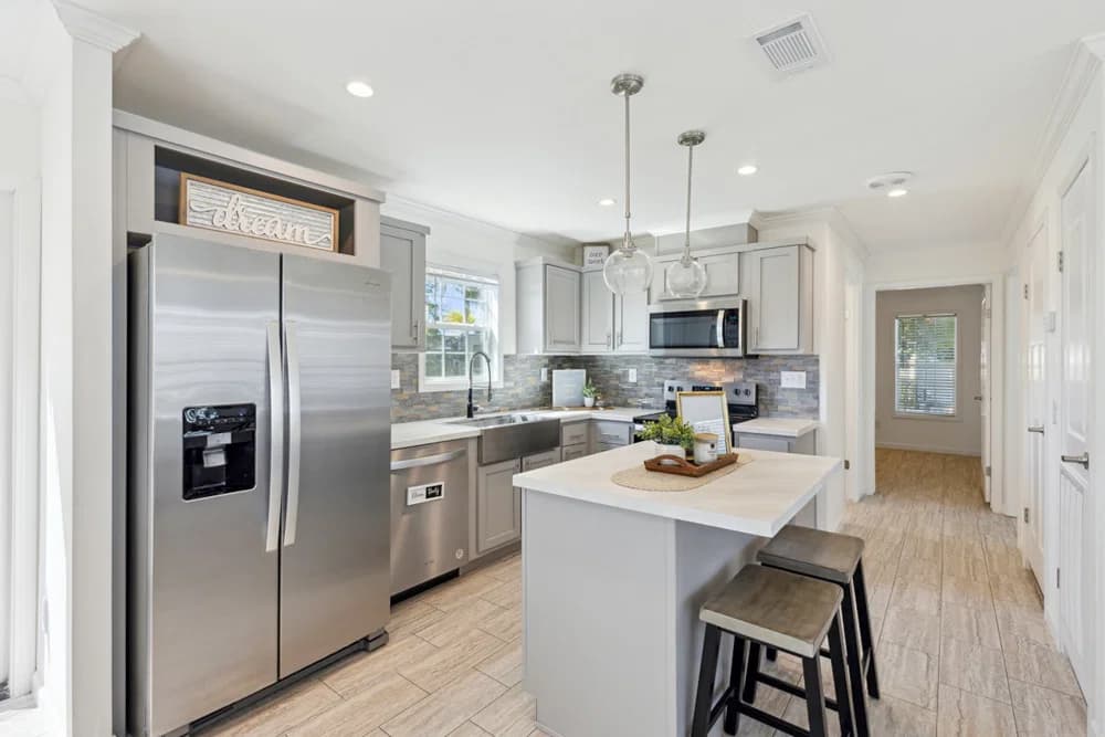 Mabson kitchen home features