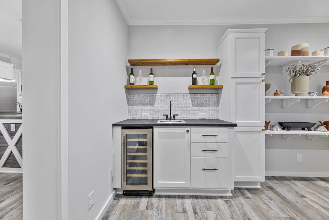 Davan 28683a interior home features