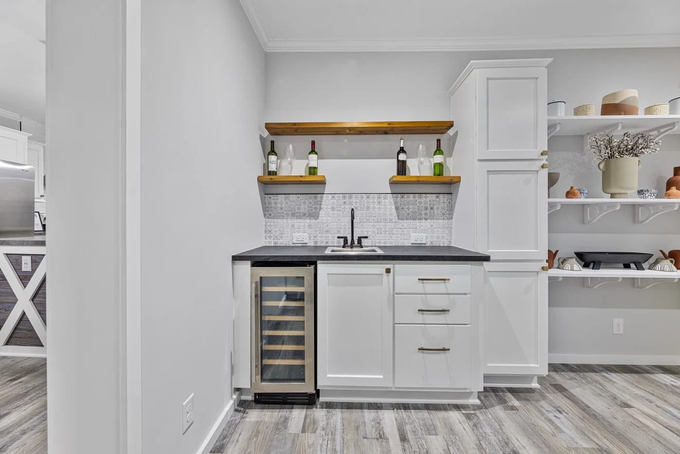 Davan 28683a interior home features